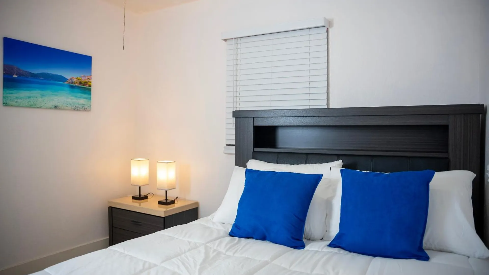 Stunning Modern Home In Tampa With Pool - Just 5 Minutes From Airport! Holiday home